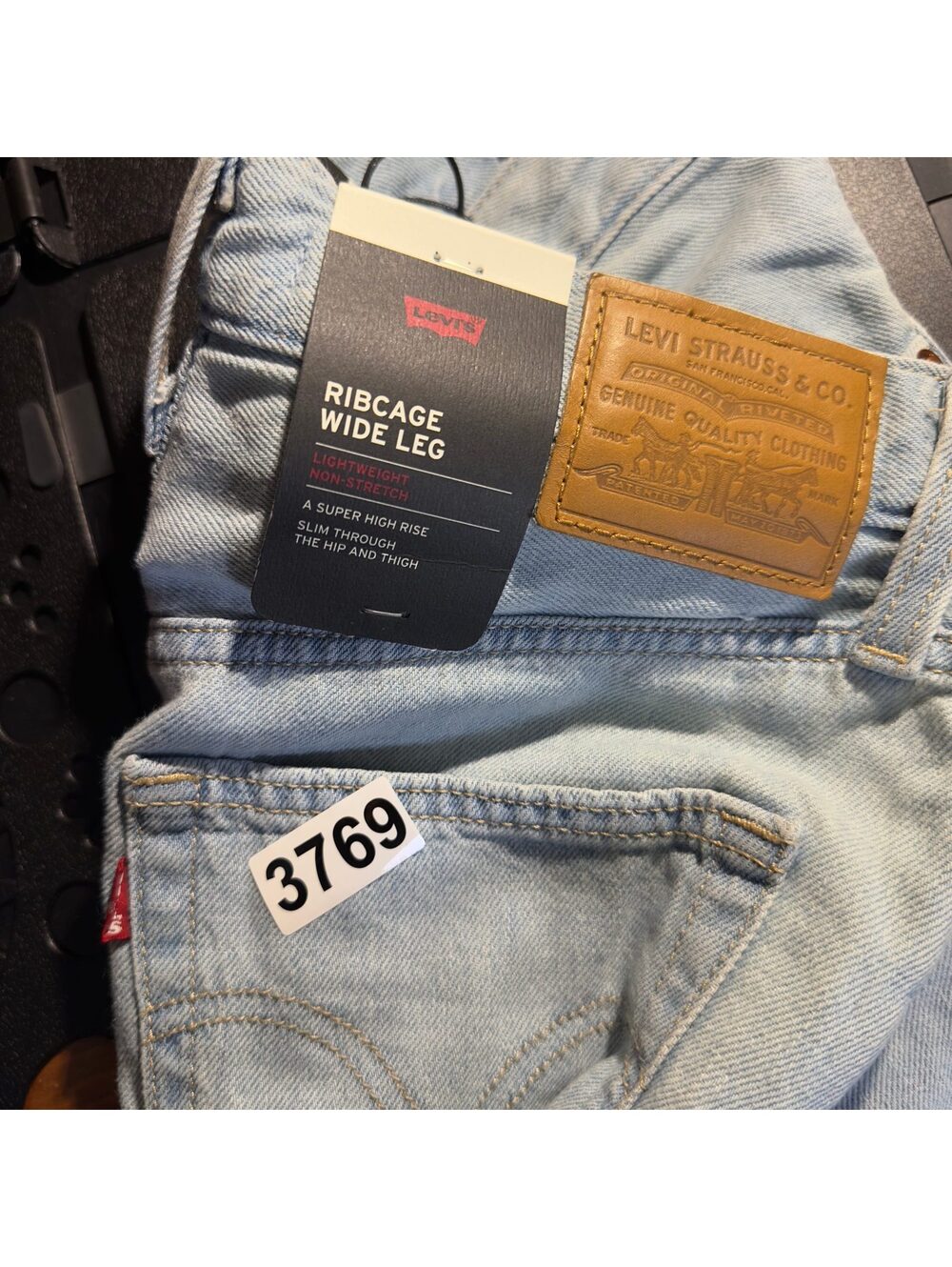 NWT Levi's Premium Ribcage Wide Leg Jeans Womens 28x32 Light - Picture 5 of 5